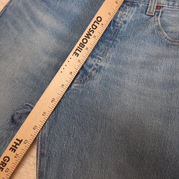 Levi's 501 Man's Blue Straight Legs Fly Buttons Distressed W33/L32 Denim Jeans - Picture 6 of 12